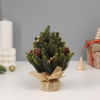 Искусственная ёлка настольная &laquo;Зимнее волшебство. Блеск&raquo;, в мешочке, 17 см, ветки литые отгибаются, шишки, декор золотой