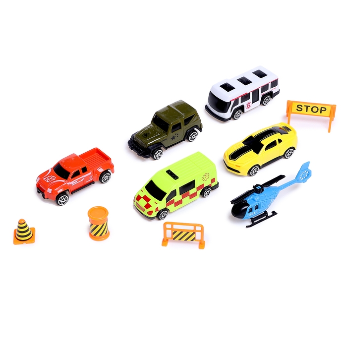 Грузовик &laquo;Перевозчик&raquo;, в наборе 5 машинок, 1 вертолёт, 4 дорожных знака