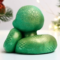 Новый год. Символ 2025. Фигура "Змея Хвостатик" светло-зеленая, 6х6см