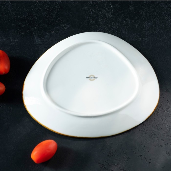 Блюдо фарфоровое для подачи Magistro «Церера», 18,2×16,3 см, цвет голубой Блюдо фарфоровое для подачи Magistro «Церера», 18,2×16,3 см, цвет голубой