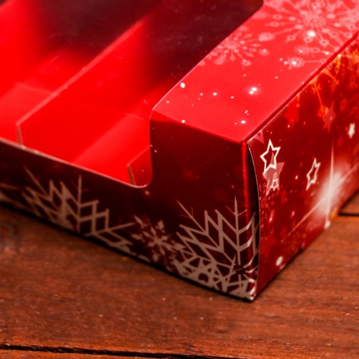 Новый год. Кондитерская упаковка под 5 эклеров Новый год. Кондитерская упаковка под 5 эклеров "Снежинки", 25,2 х 15 х 6,6 см