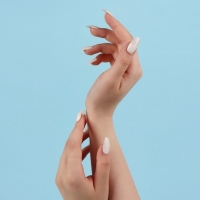 Типсы для наращивания ногтей, 100 шт, форма овал, полное покрытие, контейнере, цвет молочный Типсы для наращивания ногтей, 100 шт, форма овал, полное покрытие, контейнере, цвет молочный