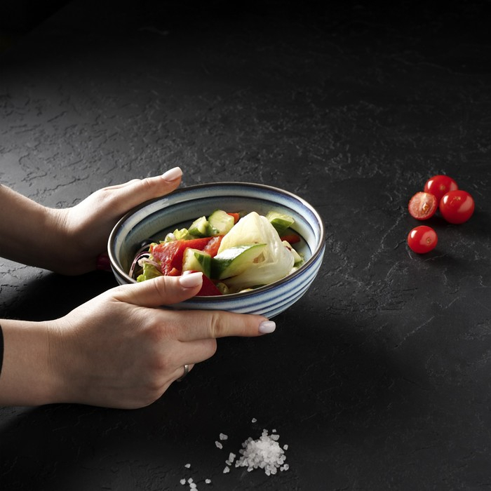 Салатник фарфоровый Magistro Garland, 500 мл, d=16 см, цвет голубой Салатник фарфоровый Magistro Garland, 500 мл, d=16 см, цвет голубой