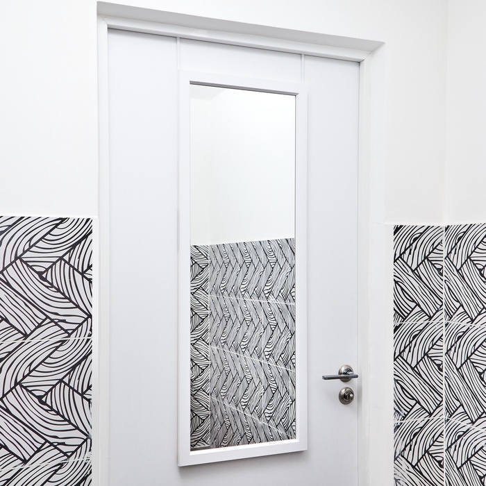 Зеркало дверное, подвесное, 40 х 110см, белое Зеркало дверное, подвесное, 40 х 110см, белое