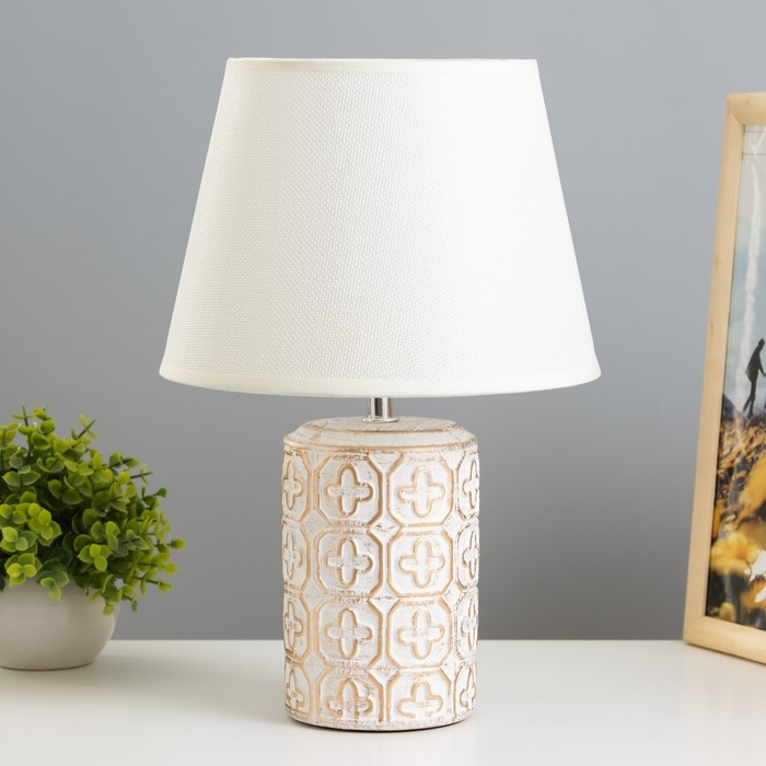 Настольная лампа Настольная лампа "Августа" Е14 40Вт бело-золотой 22х22х34 см RISALUX