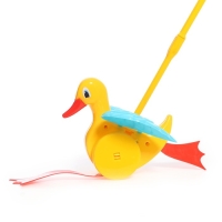 Каталка с ручкой «Утёнок Кряк», со звуковым устройством, МИКС Каталка с ручкой «Утёнок Кряк», со звуковым устройством, МИКС
