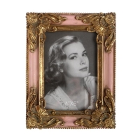 Фоторамка полистоун 10х15 см "Цветы в уголках с пышной листвой" розовая с золотом 20х15,5 см 53837 Фоторамка полистоун 10х15 см "Цветы в уголках с пышной листвой" розовая с золотом 20х15,5 см 53837