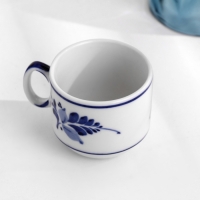 Чашка кофейная "Малютка", h-5,5см, v-100мл Чашка кофейная "Малютка", h-5,5см, v-100мл