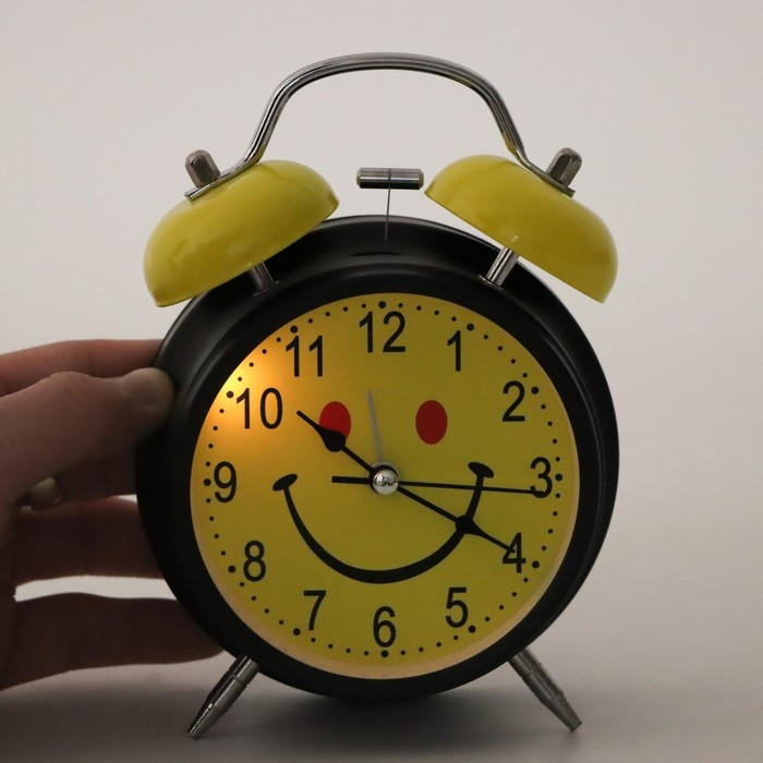 Часы - будильник настольные "Смайл", 17 х 11.5 см, d-9 см