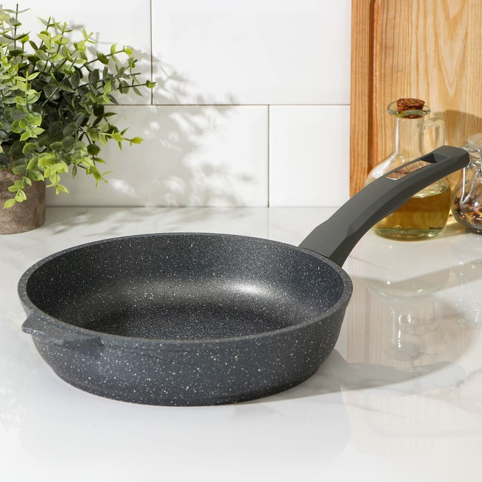 Сковорода &laquo;Гранит&raquo;, d=24 см, пластиковая ручка, антипригарное покрытие, цвет серый