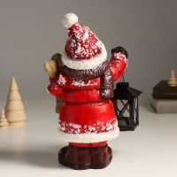 Подсвечник керамика "Снеговик в красной шубке, с фонарём и лыжами" 21,5х12х31 см Подсвечник керамика "Снеговик в красной шубке, с фонарём и лыжами" 21,5х12х31 см