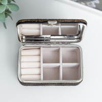 Шкатулка кожзам для украшений "Мелкие квадратики. Шоколад" 6х7х12 см Шкатулка кожзам для украшений "Мелкие квадратики. Шоколад" 6х7х12 см