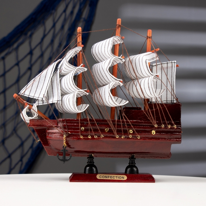 Корабль сувенирный малый &laquo;Вингилот&raquo;, борта красное дерево, паруса белые, 4&times;20&times;20 см