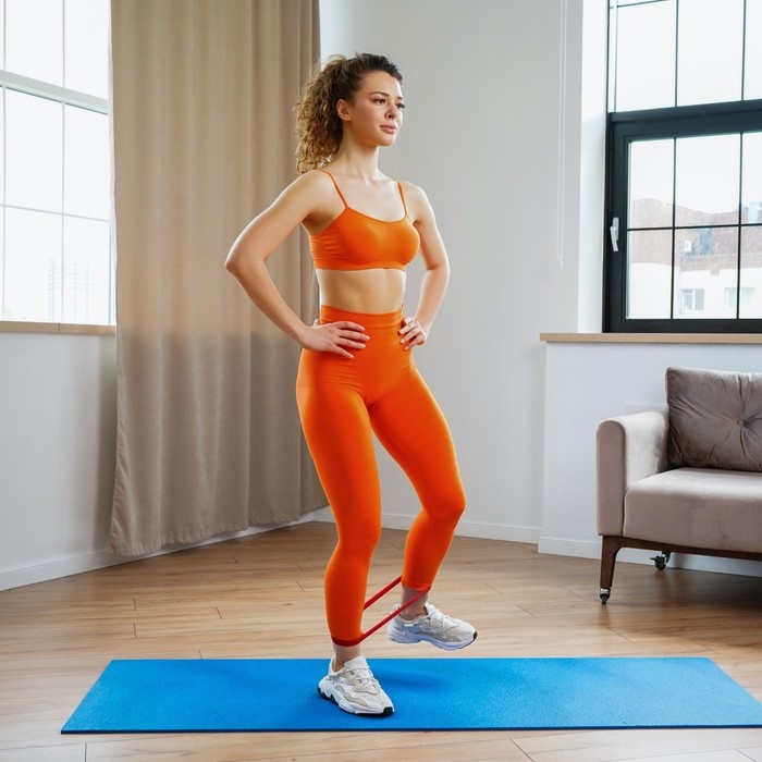 Фитнес-резинка ONLYTOP, 30х1,9х0,5 см, 45 кг, цвет красный Фитнес-резинка ONLYTOP, 30х1,9х0,5 см, 45 кг, цвет красный