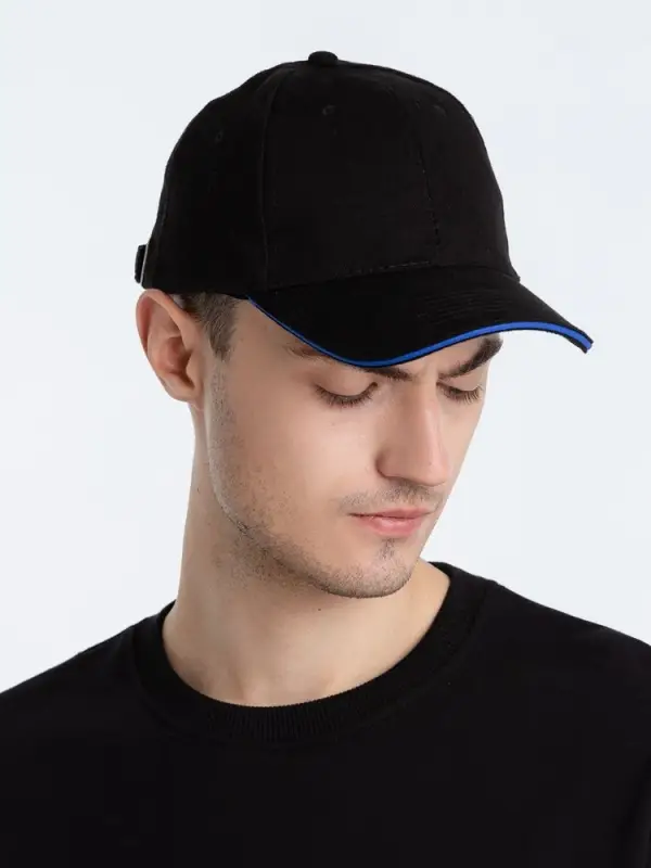 Бейсболка Buffalo, черная с ярко-синим Бейсболка Buffalo, черная с ярко-синим