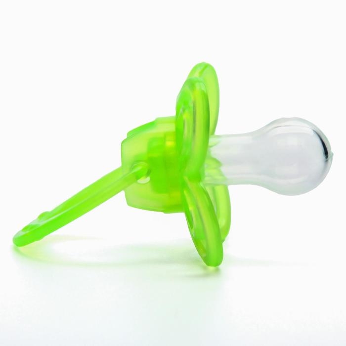 Соска - пустышка силиконовая классическая &laquo;Бабочка&raquo;, от 6 мес., с колпачком, цвет зеленый