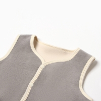 Жилетка флисовая детская Collorista, цв. графит, рост 122 см