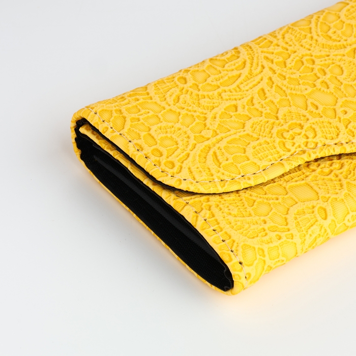 Кошелёк женский на магните, цвет жёлтый Кошелёк женский на магните, цвет жёлтый