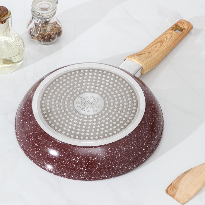 Сковорода кованая Magistro Natural. Brown, d=24 см, ручка soft-touch, антипригарное покрытие, индукция, цвет коричневый Сковорода кованая Magistro Natural. Brown, d=24 см, ручка soft-touch, антипригарное покрытие, индукция, цвет коричневый