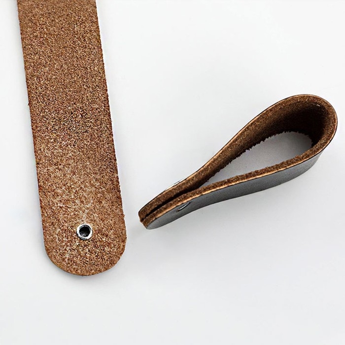 Ручка-скоба CAPPIO RSC010, кожа, м/о 96 мм, цвет черный Ручка-скоба CAPPIO RSC010, кожа, м/о 96 мм, цвет черный