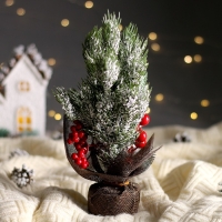 Новогодняя композиция &laquo;Новогодние веточки с шишками&raquo; 20 &times; 22 &times; 27 см