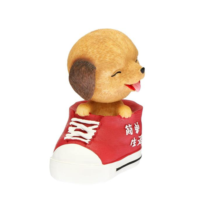 Собачка на панель авто, качающая головой, милый пес Собачка на панель авто, качающая головой, милый пес