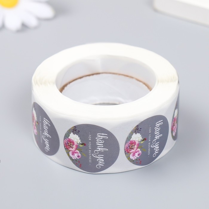 Наклейка бумага Наклейка бумага "Букет на сером. Благодарность" d=2,5 см 500 шт в рулоне 3х6,5х6,5 см