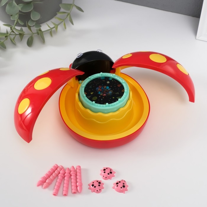 Шкатулка музыкальная механическая Шкатулка музыкальная механическая "Божья коровка" красная 12х15х8,5 см