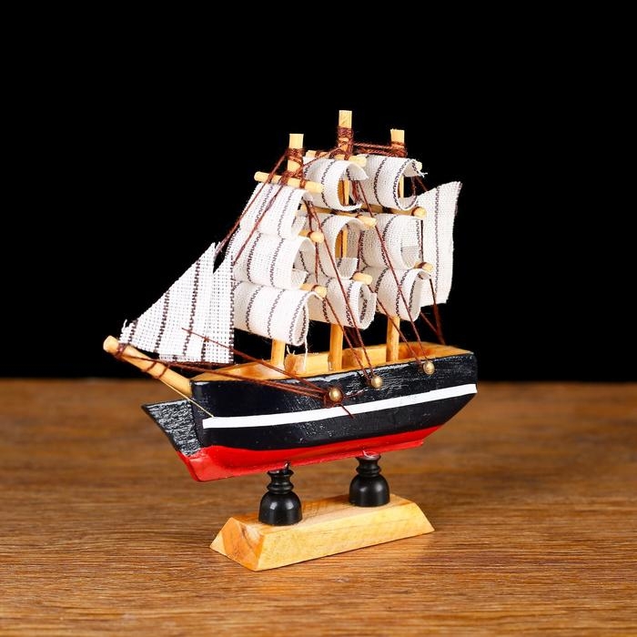 Корабль сувенирный малый &laquo;Дельфин&raquo;, борта синие с белой полосой, паруса белые, 3 &times; 10 &times; 10 см