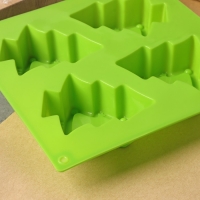 Форма для выпечки новогодняя Доляна &laquo;Новый год. Ёлочки&raquo;, силикон, 18&times;18 см, 4 ячейки, цвет зелёный