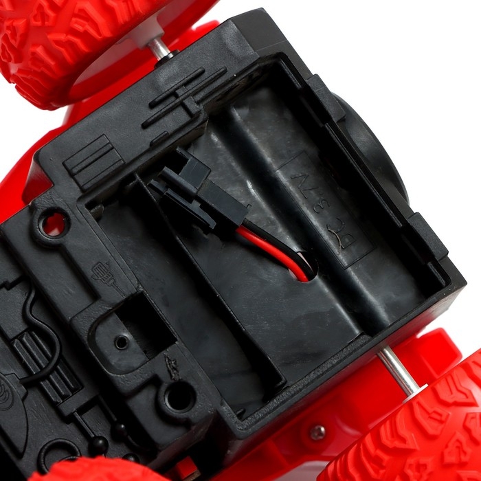 Машинка &laquo;Перевёртыш&raquo;, радиоуправляемая, работает от аккумулятора, цвет красный