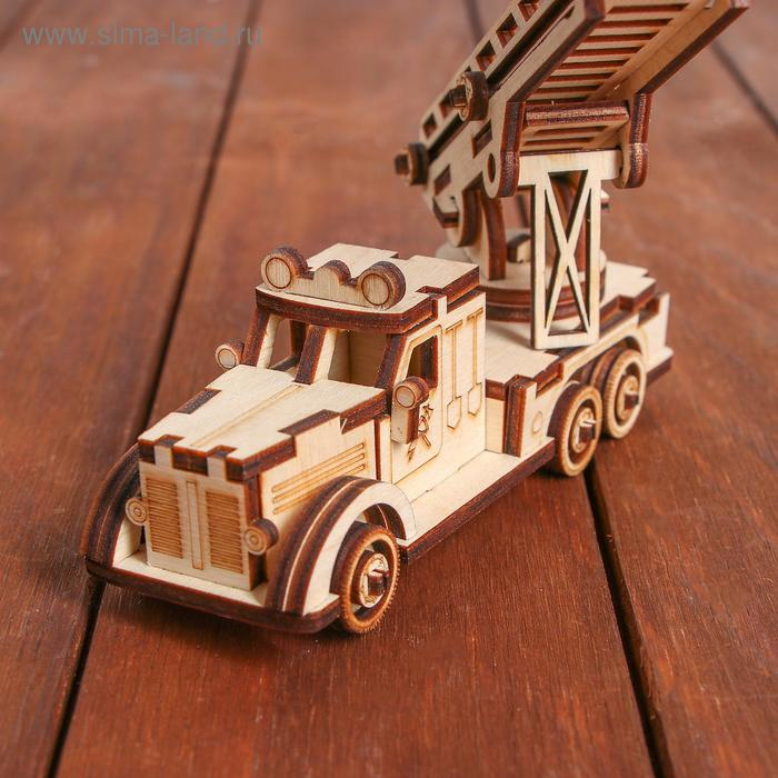 Cборная модель &laquo;Пожарная машина&raquo;