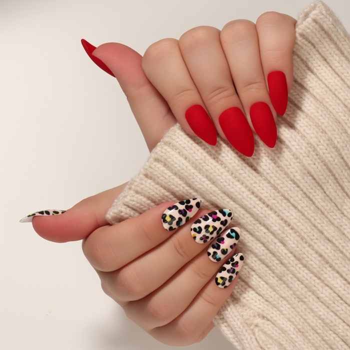Накладные ногти «Лео», 12 шт, с клеевыми пластинами, форма миндаль, красные, бежевые Накладные ногти «Лео», 12 шт, с клеевыми пластинами, форма миндаль, красные, бежевые