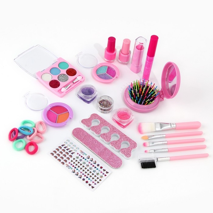 Набор детской косметики в чемодане &laquo;Самой красивой&raquo;, тени, резинки для волос, блески для губ, глиттер, лаки для ногтей, наклейки, пилочка, расчёска, кисти, косметичка
