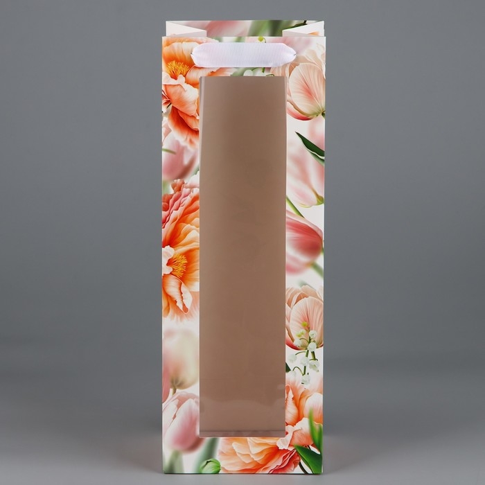 Пакет подарочный под бутылку, упаковка, «Цветы», 36 х 13 х 10 см Пакет подарочный под бутылку, упаковка, «Цветы», 36 х 13 х 10 см