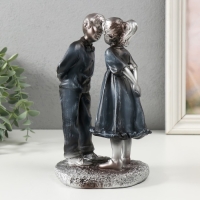 Сувенир полистоун "Девочка и мальчик с букетом" серебро 15,5х11,2х21 см Сувенир полистоун "Девочка и мальчик с букетом" серебро 15,5х11,2х21 см