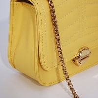 Сумка-мессенджер на клапане, цвет жёлтый Сумка-мессенджер на клапане, цвет жёлтый