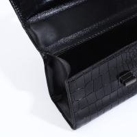 Сумка-мессенджер на застёжке, цвет чёрный