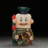 Штоф фарфоровый &laquo;Пограничник&raquo;, 0.4 л, в упаковке книге