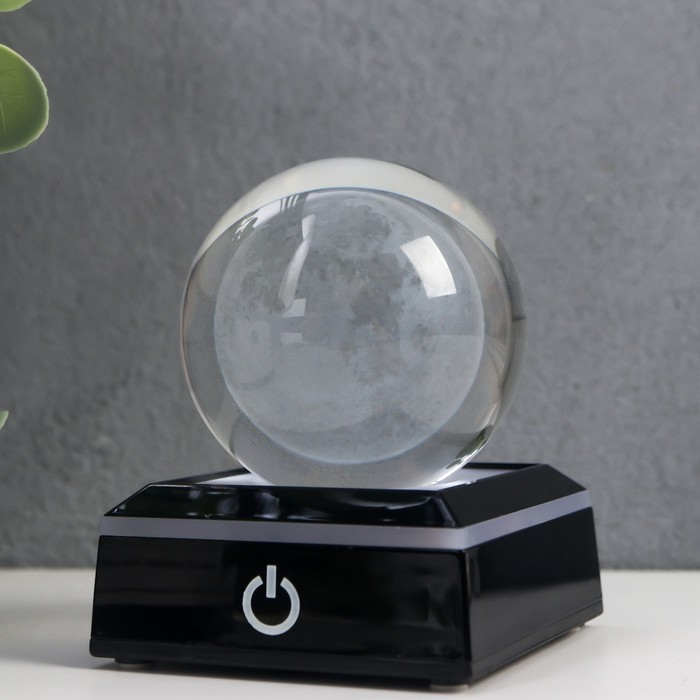 Сувенир стекло подсветка Сувенир стекло подсветка "Земля" d=6 см подставка LED от 3AAA, провод USB 9х7х7 см