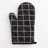 Варежка Доляна "Клетка" цв.черный 26*16 см, 100% п/э Варежка Доляна "Клетка" цв.черный 26*16 см, 100% п/э