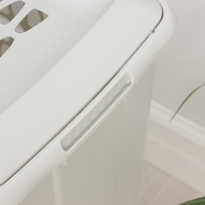 Корзина бельевая с крышкой «Молетта», 45 л, 43×32×48 см, цвет светло-серый Корзина бельевая с крышкой «Молетта», 45 л, 43×32×48 см, цвет светло-серый