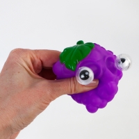 Мялка «Виноград», выпучивает глаза Мялка «Виноград», выпучивает глаза