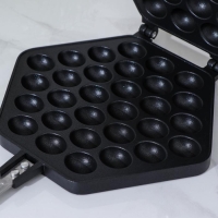 Сковорода двойная &laquo;Орешки&raquo;, 40&times;21&times;3,3 см, пластиковая ручка, цвет чёрный