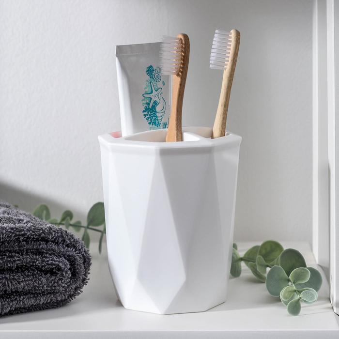 Подставка для зубных щёток «Призма», 9,5×9,5×11,5 см, цвет белый Подставка для зубных щёток «Призма», 9,5×9,5×11,5 см, цвет белый
