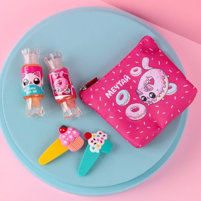 Набор детской косметики «Сладкие котики», блески для губ, косметичка, заколки Набор детской косметики «Сладкие котики», блески для губ, косметичка, заколки