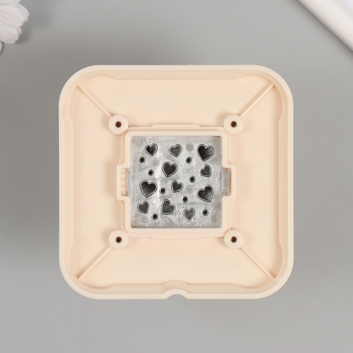 Дырокол фигурный рисунок 3,8х3,8 см Дырокол фигурный рисунок 3,8х3,8 см "Россыпь сердец" 6.1х6,1х4,1 см