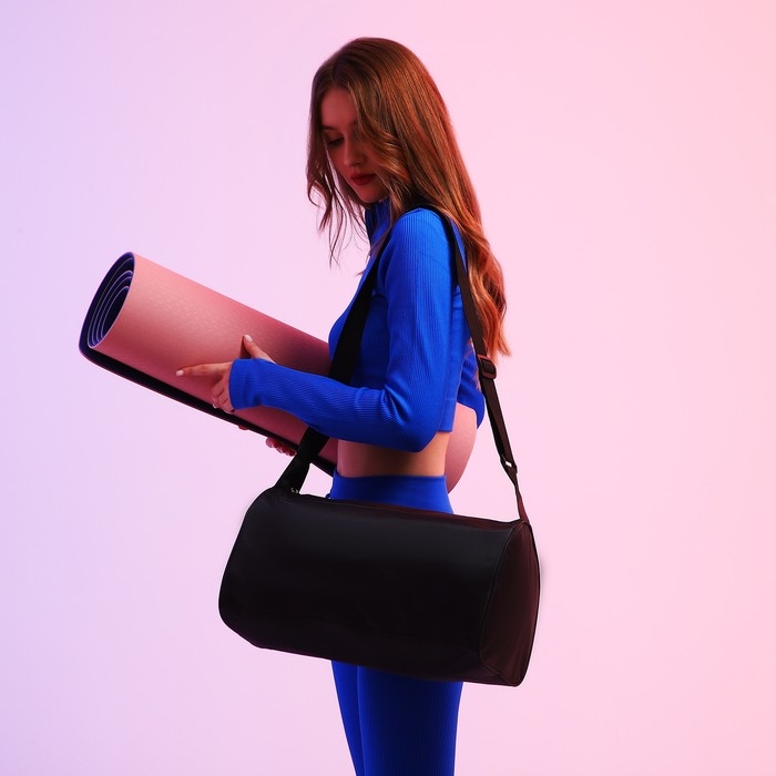 Сумка спортивная классика, 40х21х19 см, отдел на молнии, цвет чёрный Сумка спортивная классика, 40х21х19 см, отдел на молнии, цвет чёрный