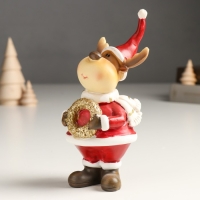 Сувенир полистоун "Лосик в красном кафтане и колпаке, с золотым венком" 8х6х16,5 см Сувенир полистоун "Лосик в красном кафтане и колпаке, с золотым венком" 8х6х16,5 см