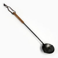 Черпак для бани и сауны кованый (материал рукоятки бамбук), 150 мл, 50x12x3 см Черпак для бани и сауны кованый (материал рукоятки бамбук), 150 мл, 50x12x3 см